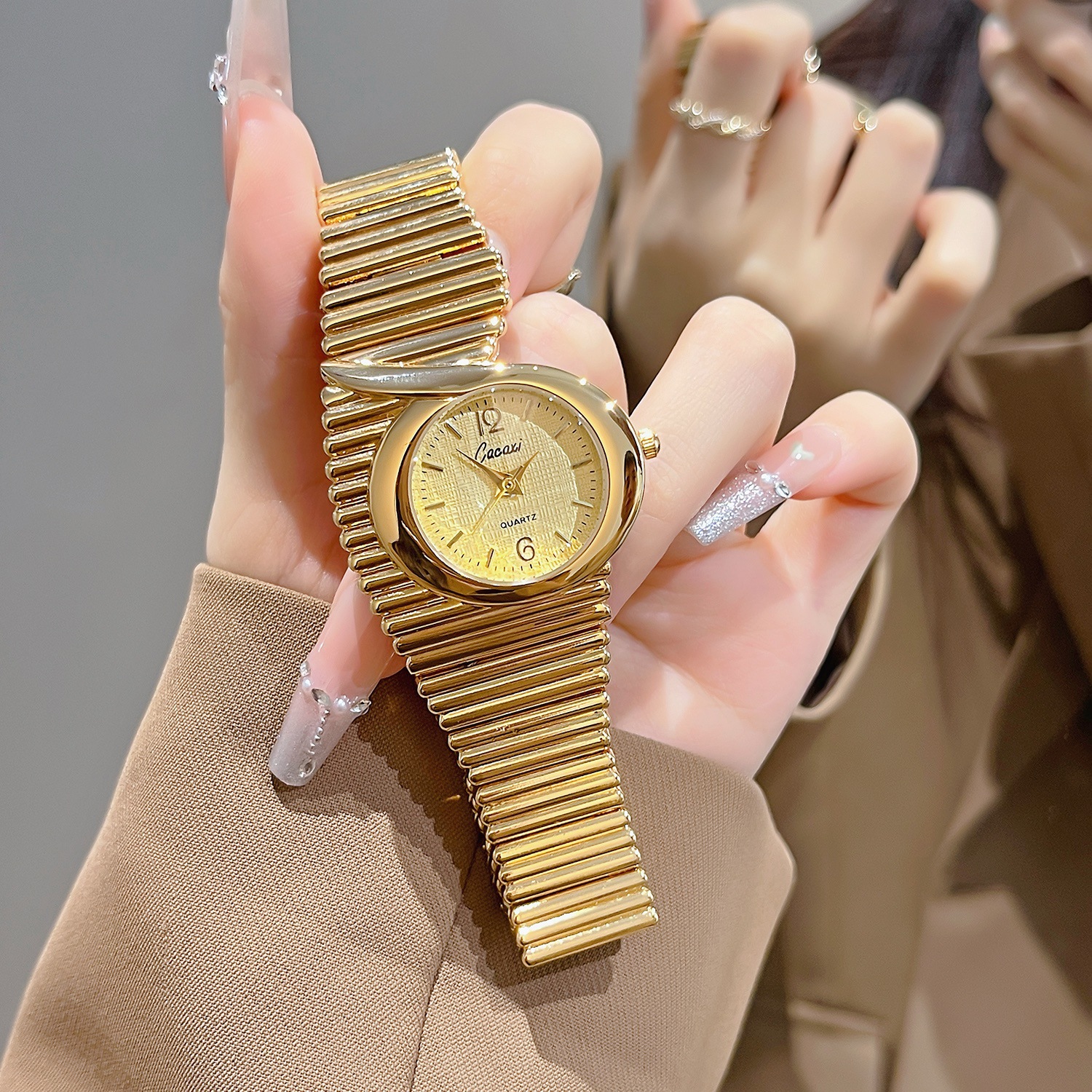 Vintage Fashion Watches - CQ527 Vintage shaped quartz watch, European