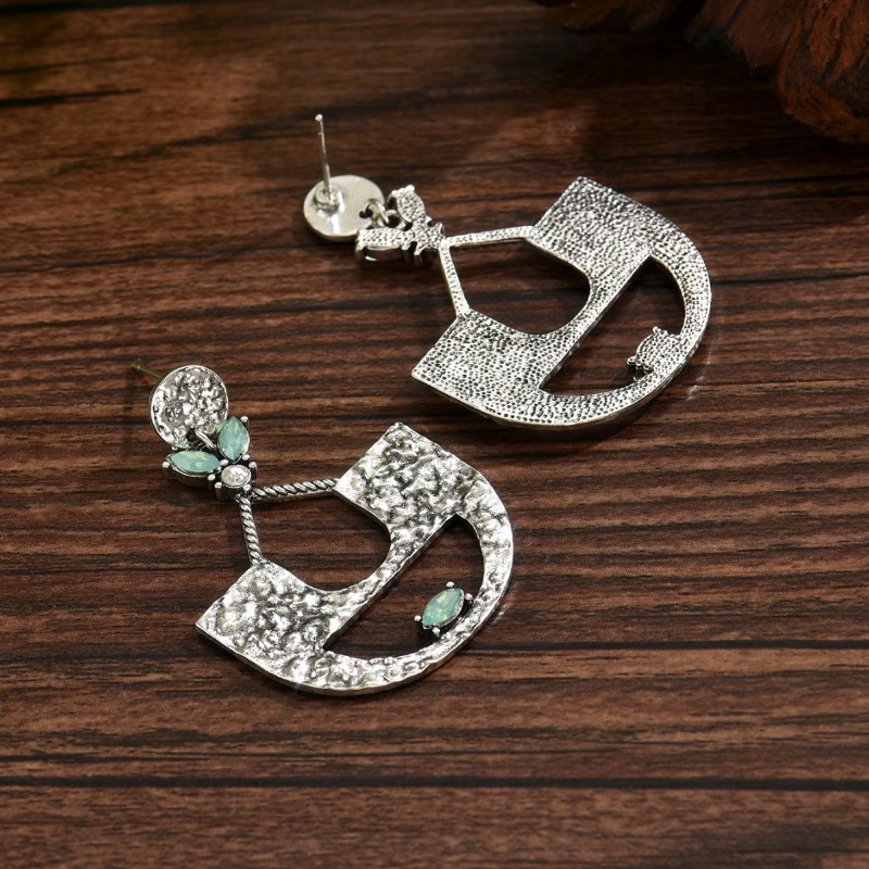 BKBK Antique Hammered Hollow U - Vintage Fashion Market のレビューと価格