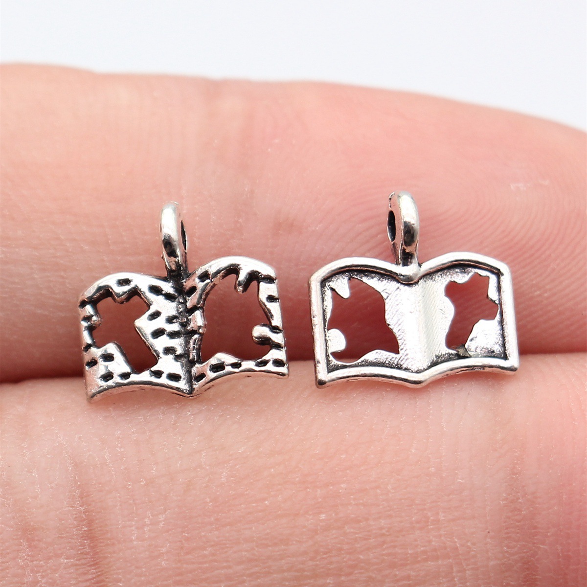 80pcs 11x11mm(0.43x0.43inch) A - Vintage Fashion Books のレビューと価格