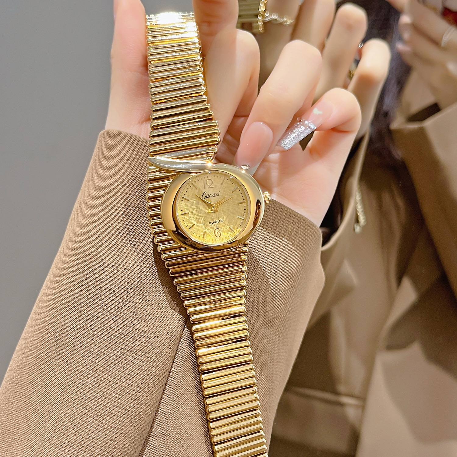CQ527 Vintage shaped quartz wa - Vintage Fashion Watches のレビューと価格